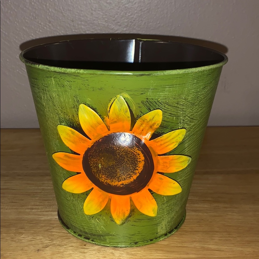 Sunflower Metal Pot